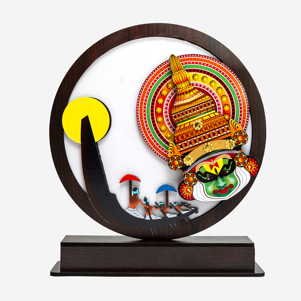 Moon shaped Kathakali and Kerala Boat Race Vallamkali Memento Souvenir for Presentation and Decor